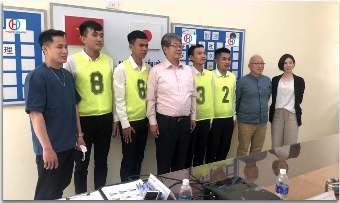 Thi tuyển, đào tạo và xuất cảnh